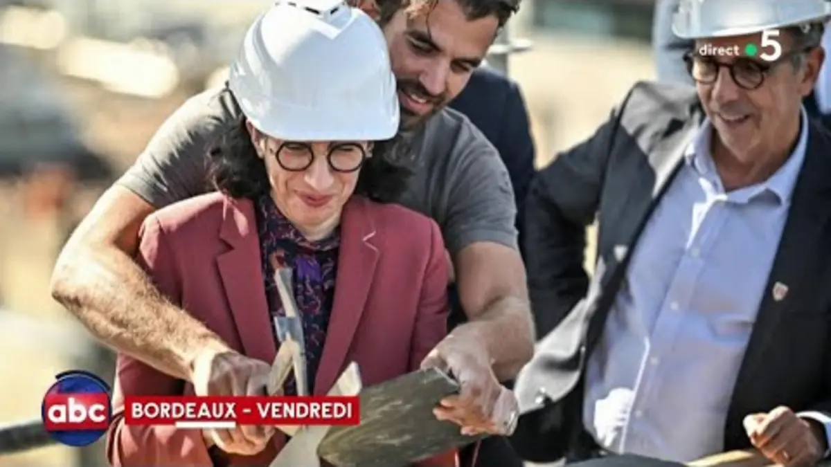 replay de Un peu de tendresse dans ce bas monde ! - L’ABC - C à Vous - 10/10/2023