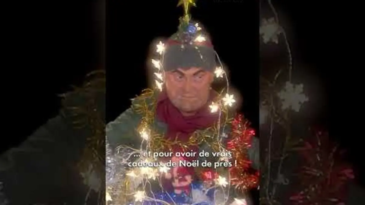 replay de Un sapin de Noël éco-solidaire ! ?♻️ #Humour #Shorts #LesGuignols