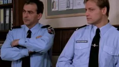 Une femme d'honneur - S05 E04 - Mort programmée