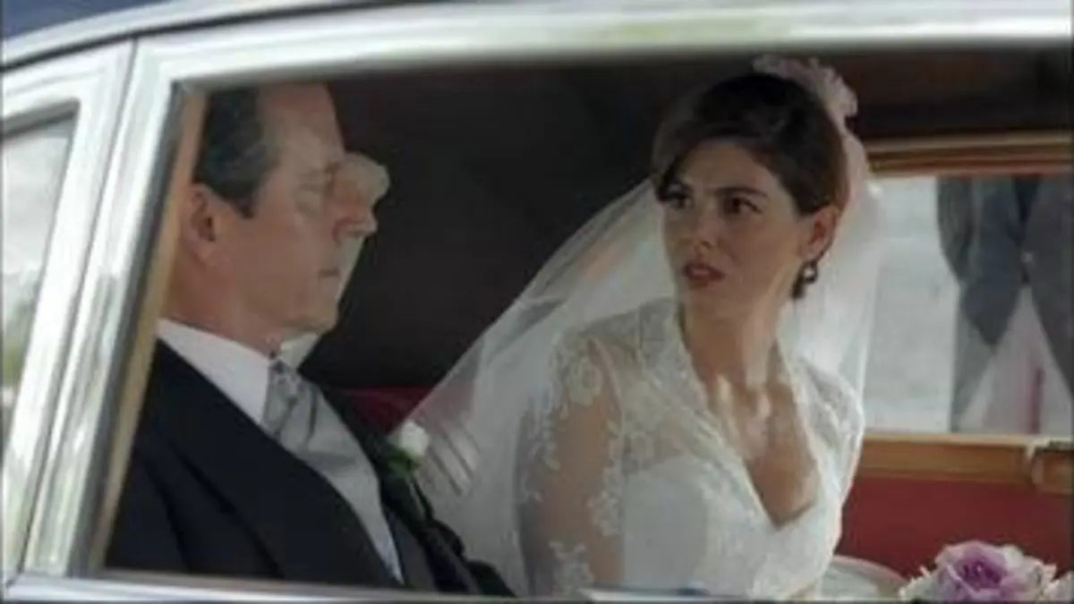 replay de Velvet : Alberto (Miguel Ángel Silvestre) introuvable juste avant son mariage - Saison 1 Episode 16