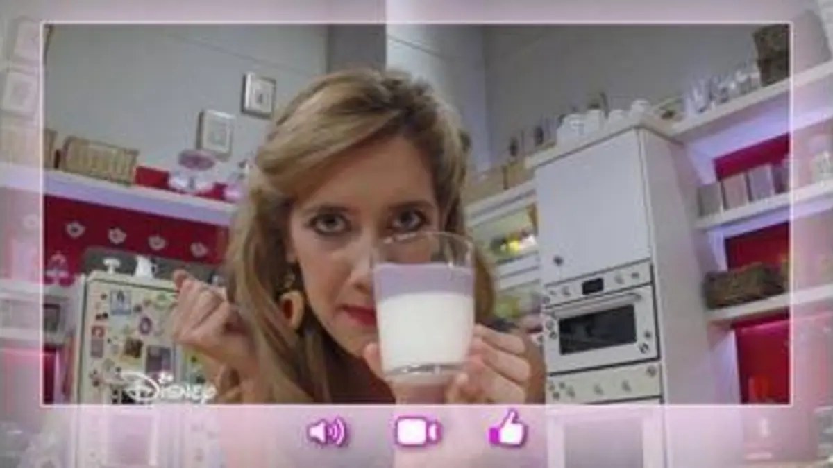 replay de Violetta : Les Recettes d'Angie - Panna cotta à la lavande