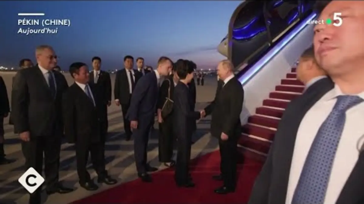 replay de Vladimir Poutine en Chine, guerre en Ukraine,... - Le 5/5 - C à Vous - 16/05/2024