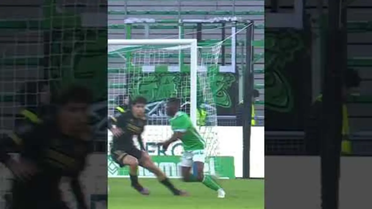 replay de What a goal by Boakye ☄️?? #Ligue1McDonalds #Ligue1 #footballedit #asse @asse