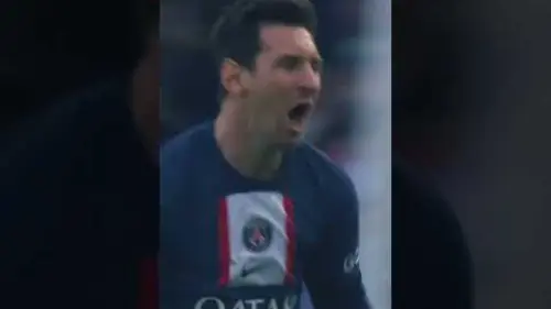 replay de When Messi relieved the Parc des Princes ?️ #ligue1 #messi #freekick #messi