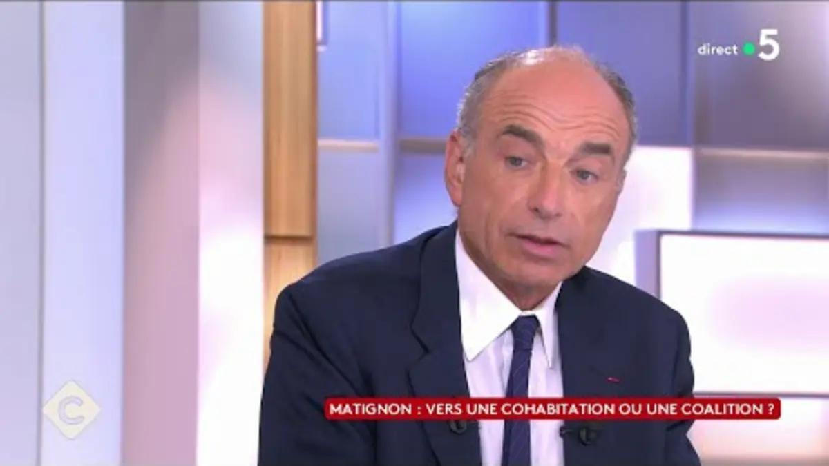replay de X. Bertrand à Matignon : nouveau ballon d’essai pour Macron ? - C à Vous - 03/09/2024