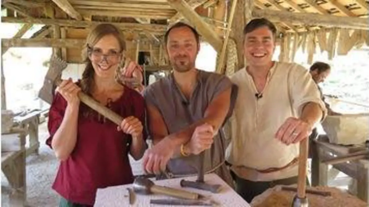 replay de Xenius - Dans les coulisses de Guédelon - Comment construisait-on un château médiéval ?