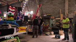 Zone interdite : Fiestas, traditions et concours loufoques : les Français raffolent des fêtes de villages