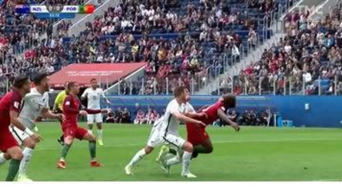 replay de 32' Nouvelle-Zélande 0 - 1 Portugal : Voir le but sur penalty de Ronaldo en vidéo