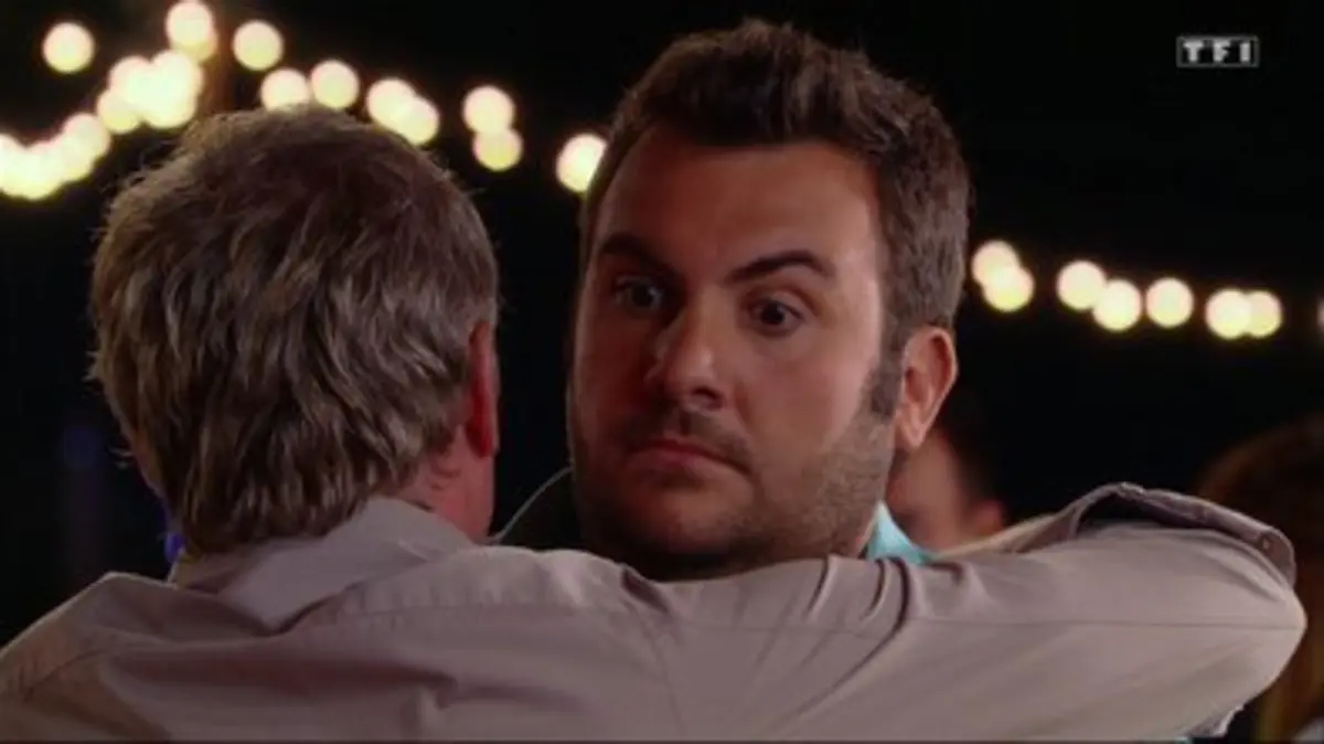 Replay Camping Paradis du 13/10/2023 Camping paradis La grande invasion