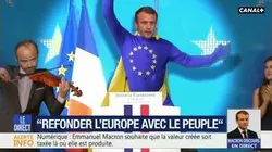Emmanuel Macron se déguise en plein discours !