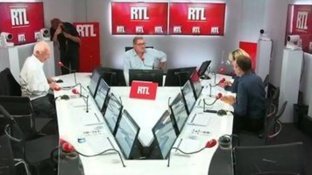 replay de Eric Zemmour : La seule différence entre Macron et Hollande : l’incarnation de la fonction. Pour tout le reste, Macron, c’est Hollande