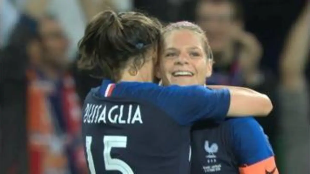 replay de Football - Équipe de France féminine : France - Australie (90') : doublé d'Eugénie Le Sommer (2 - 0)