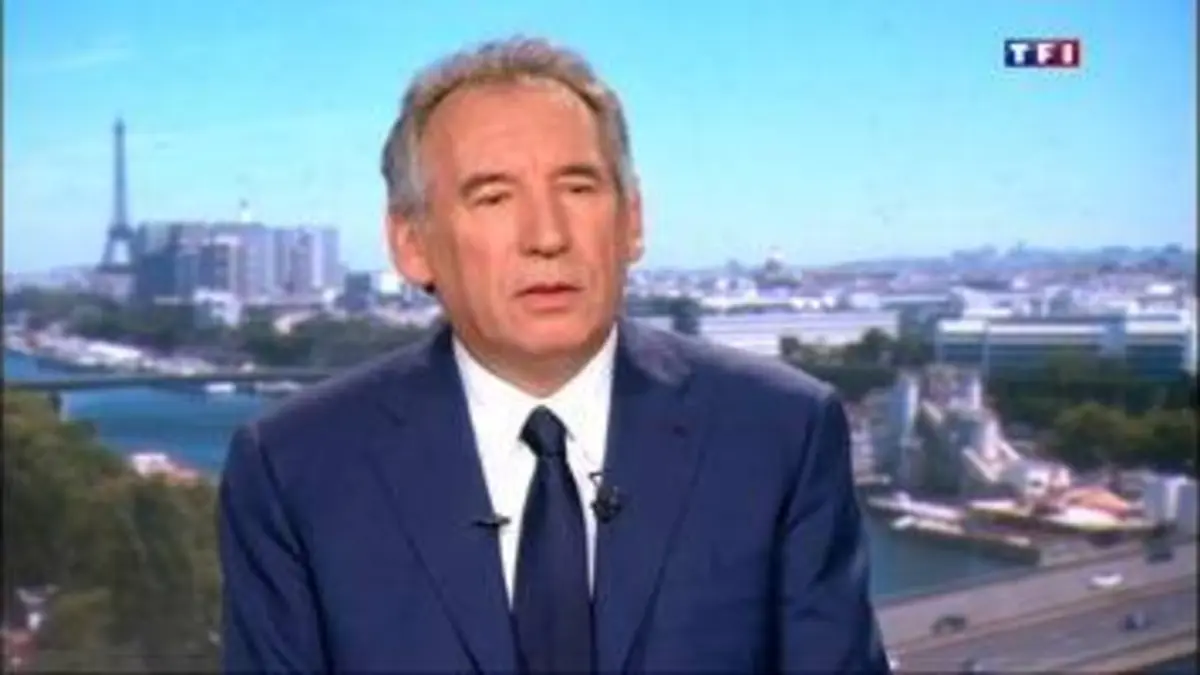 replay de François Bayrou : "On est au bord d'une crise sans précédent"