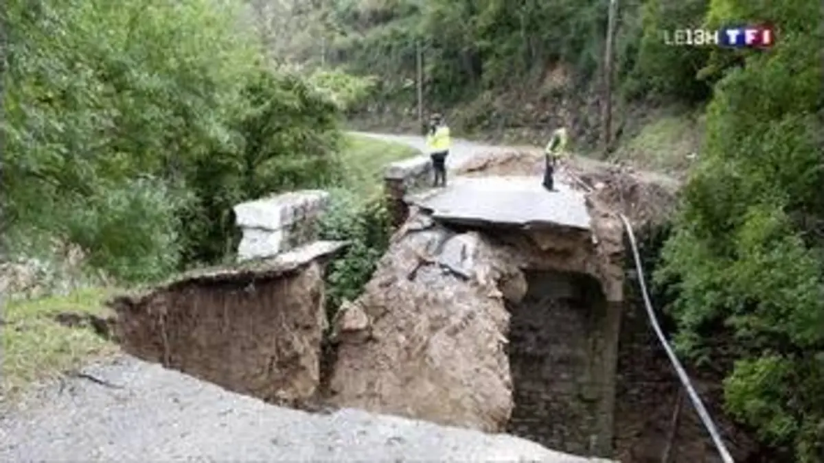 replay de Inondations dans l'Aude : des infrastructures effondrées et pulvérisées sous la pression des eaux