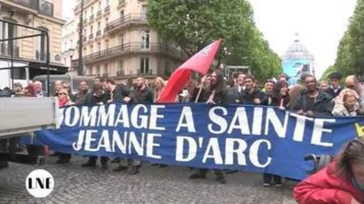 replay de L'extrême droite dans la rue contre Macron
