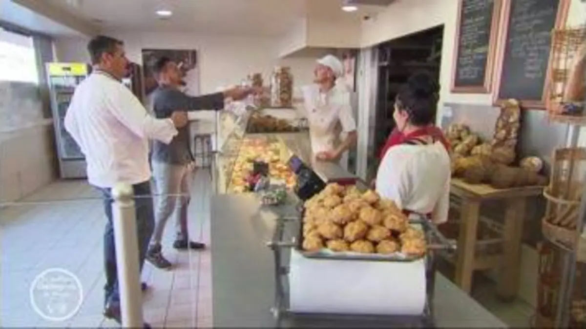 replay de La meilleure boulangerie de France : Cyril : 17 ans et déjà propriétaire d'une boulangerie à Billère!