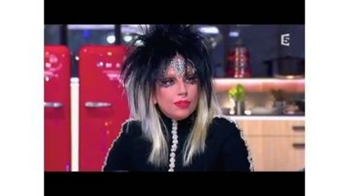 replay de Lady Gaga sur ses engagements "Mon intention est de répandre l'amour" - C à vous - 31/10/2014