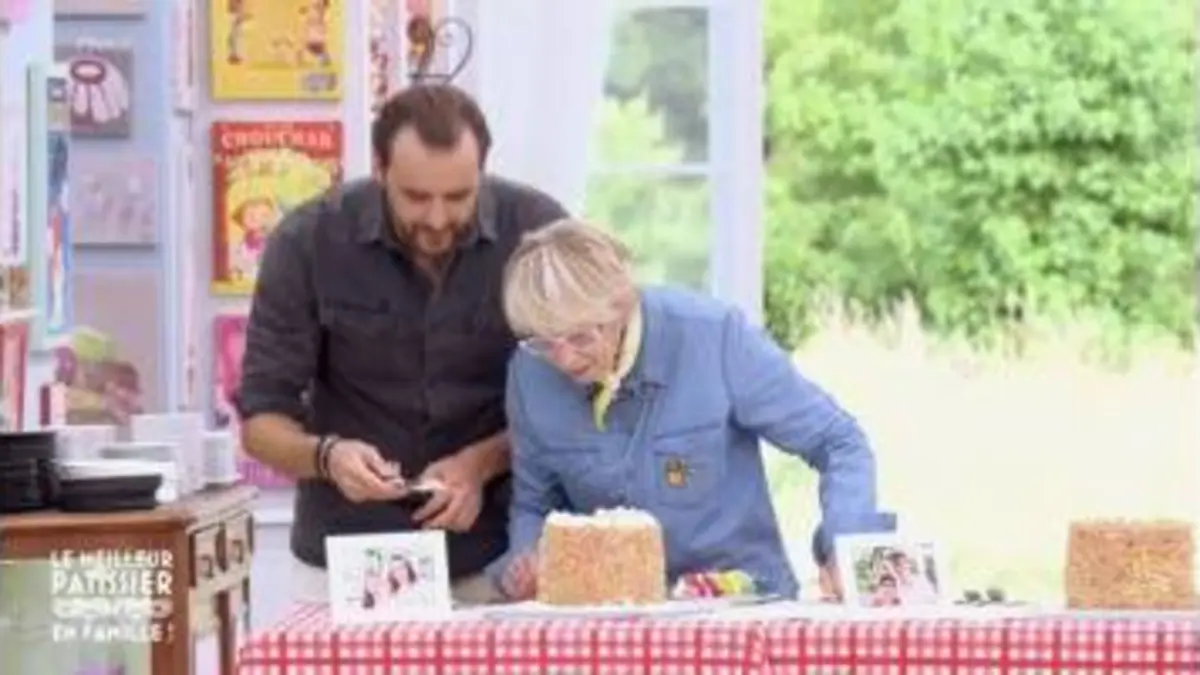 replay de Le meilleur pâtissier : Cyril Lignac et Mercotte dégustent les gâteaux piñata à l'aveugle