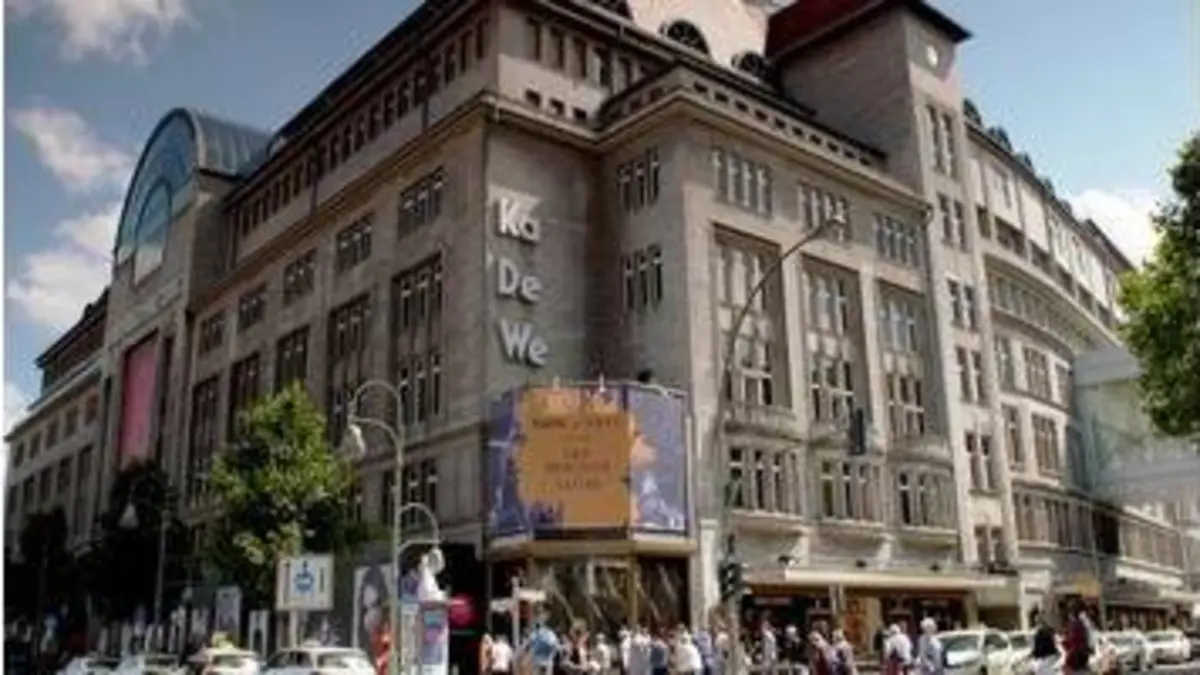 Replay Les grands magasins, ces temples du rêve du 01/07/2017 : Les