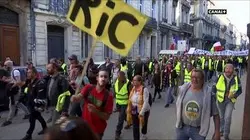 "Macron t'es foutu, le peuple est dans le rue" - L'info du vrai du 18/02 - CANAL+