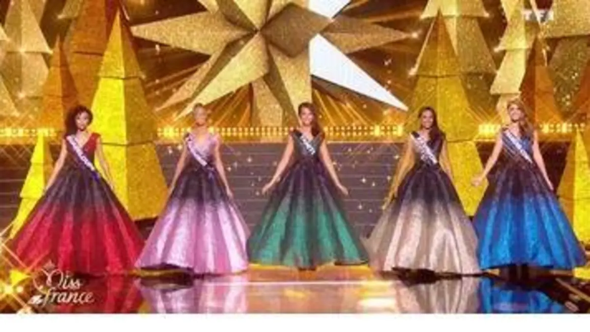 replay de Miss France 2019 – Dernier défilé pour les 5 Miss finalistes avant le verdict