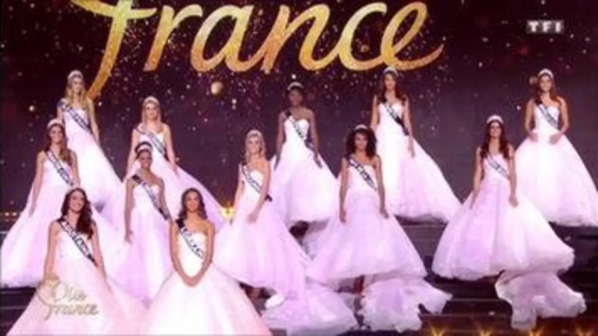 replay de Miss France 2019 – Les 12 Miss demi-finalistes passent le grand oral