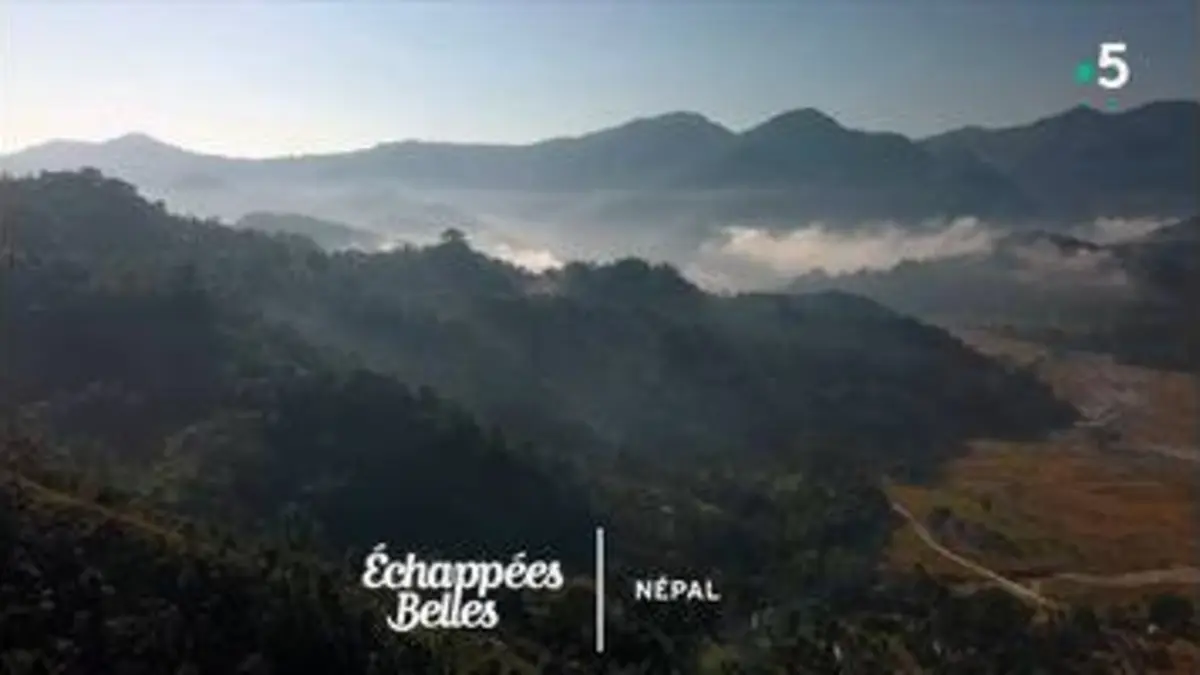replay de Népal, le voyage inattendu - Échappées belles