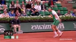 Novak Djokovic blesse des gens à Roland Garros !