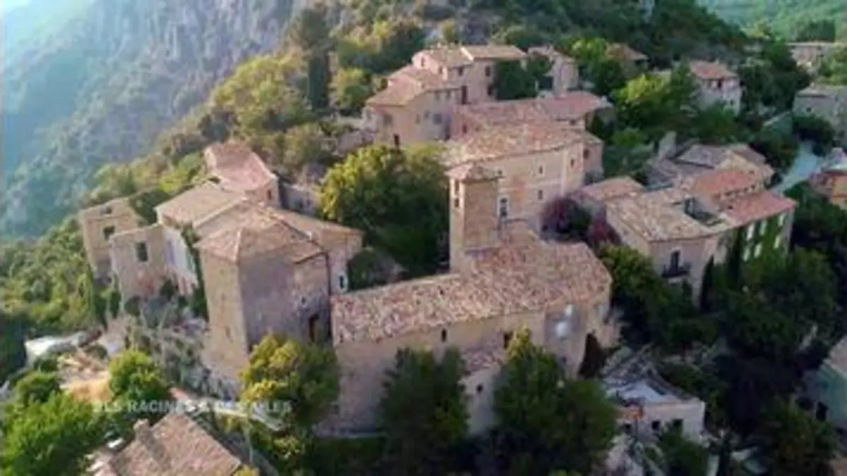 replay de Passion patrimoine : Mon village en Provence