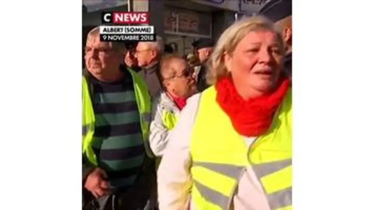 replay de "Macron c'est un dictacteur" Les gilets jaunes évacués de force à Albert
