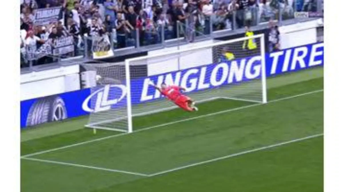 replay de Serie A / Juventus Turin - Dingue : Buffon miraculé puis battu par un golazo