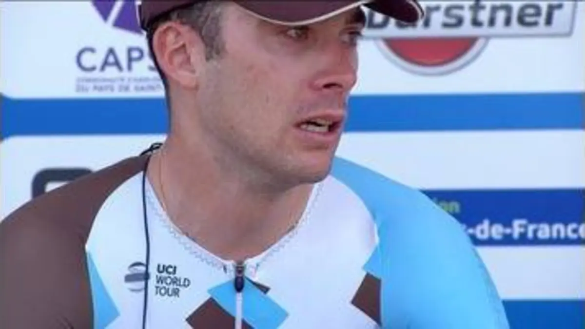 replay de VIDEO - En larmes, Latour s'est laissé submerger par l'émotion après son titre de champion de France