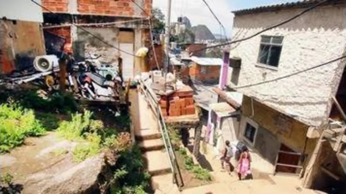 replay de Voyage aux Amériques - Brésil : favelas & samba