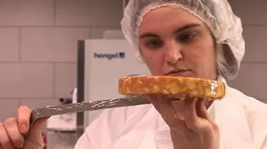 Diplômés en bleu de travail