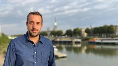 Là, où vont mourir les trains et les bateaux