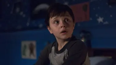 Resident Alien S01E05 Loin des yeux, près du coeur