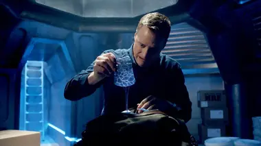 Resident Alien S02E11 Le fardeau