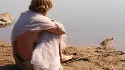 Retour à l'instinct primaire : seul au monde