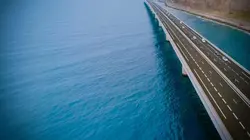 Sur RMC Découverte à 22h15 : Réunion : l'incroyable route qui défie l'océan
