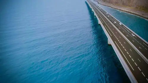 Réunion : l'incroyable route qui défie l'océan