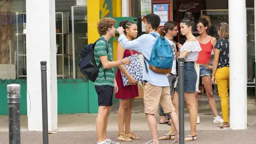 Réunions S01E03 Mensonges