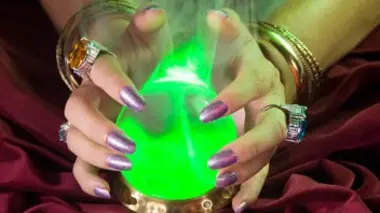 Voyants, guérisseurs et charlatans : enquête au coeur de l'irrationnel