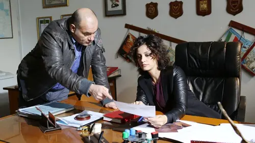Rex S15E05 Allo Lola