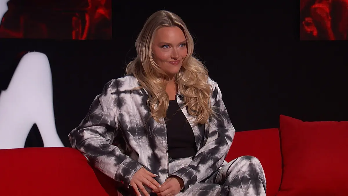 Ridiculous S33E34 Sterling et Camille Kostek VII