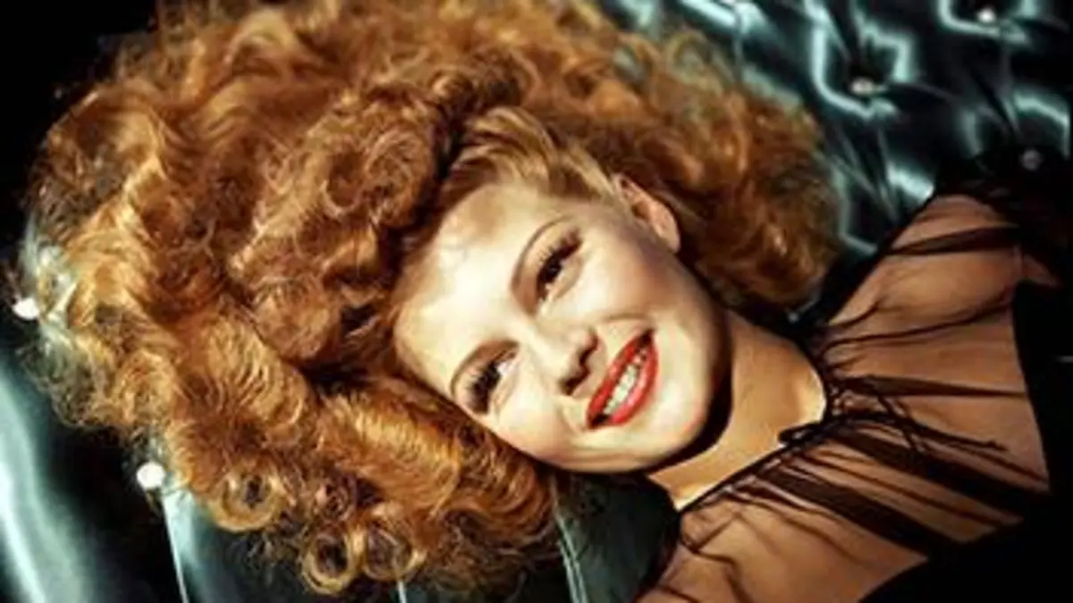 Rita Hayworth, et l'homme créa la déesse