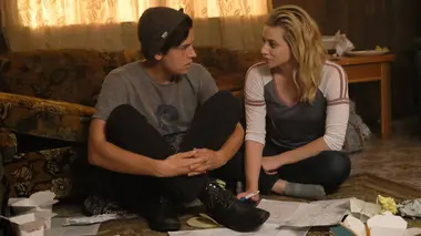 Riverdale S02E04 Chapitre dix-sept: La ville qui redoutait le crépuscule