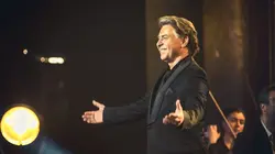 Sur France 4 à 23h00 : Roberto Alagna aux Folies Bergère, le concert anniversaire
