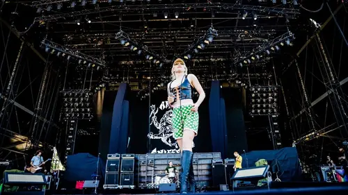 Rock en Seine Amyl and the Sniffers