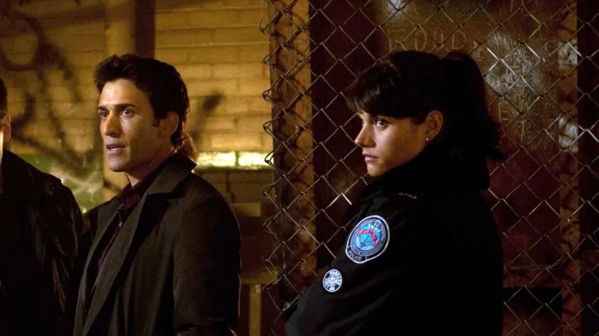 Rookie Blue S03E06 Famille, quand tu nous tiens
