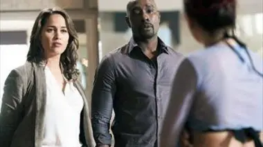 Rosewood S02E11 Mené en bateau